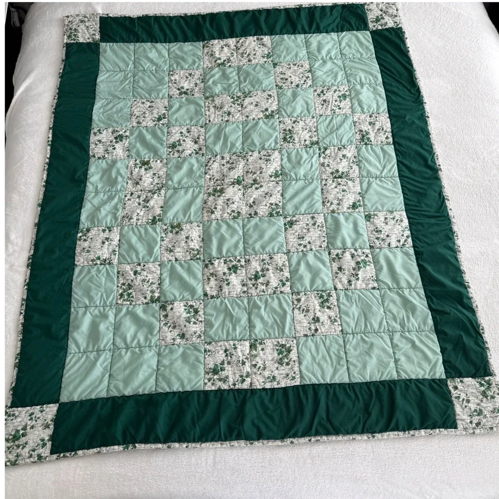 Vintage 80s Green Patchwork Quilt Throw‎ 55x66 Cottage Farmhouse
